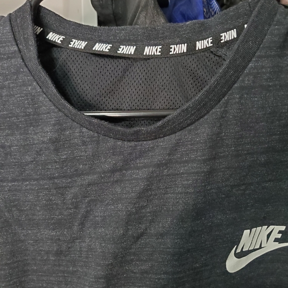 Nike Tee - Picture 2 of 3